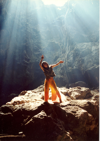 2000 Thai Cave 02. ph Hiroko Komiya